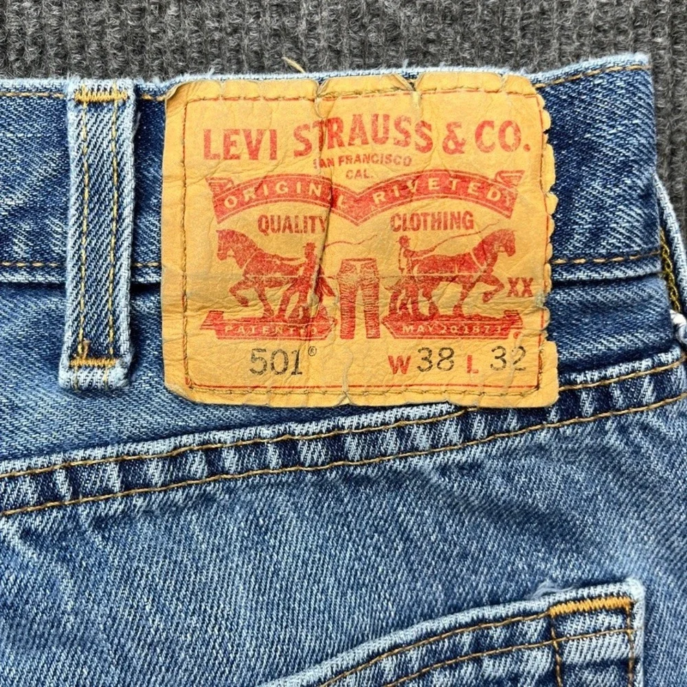 Levi's 501 Original Fit Jeans Men's 38x32 Button Fly Straight Medium Wash 90s